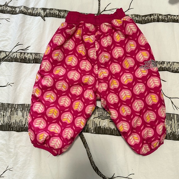 North face infant snow pants pink 3-6months reversible - Picture 2 of 5
